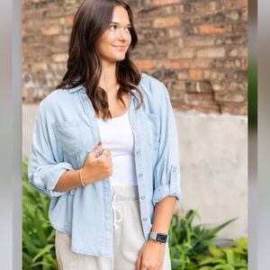 NWOT! Velvet Heart Light Blue denim Shirt, size small